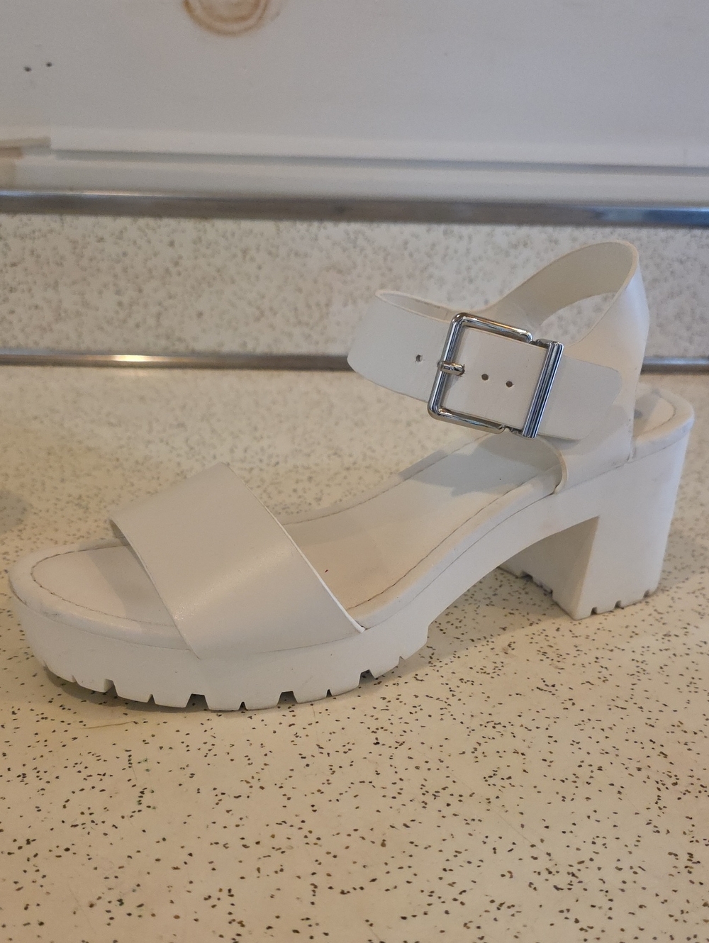 Gianni Bini Women's Leather Platform Sandals 3" Heel Ankle Strap White 8M